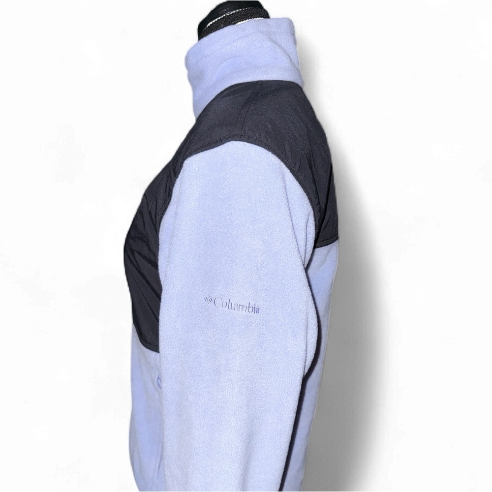Columbia Women’s Light Purple Fleece Jacket with Black Nylon Overlay-Size: Small - Picture 3 of 4